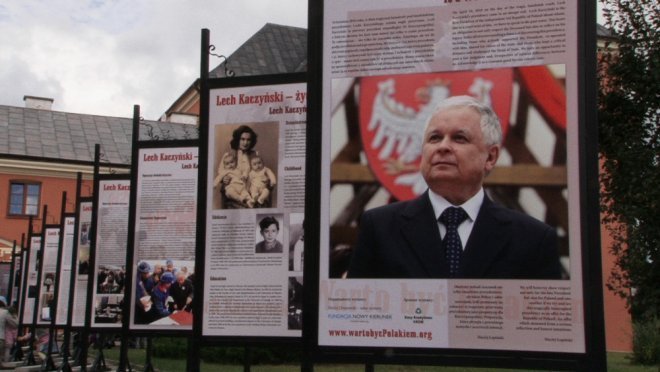 Wystawa Warto być Polakiem przed sanktuarium św. Antoniego Padewskiego [16.09.2012] - zdjęcie #8 - eOstroleka.pl