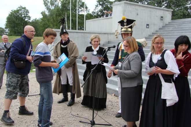 Bemowcy zwycięzcami pierwszej ostrołęckiej gry miejskiej Operacja Bem [16 IX 2012] - zdjęcie #6 - eOstroleka.pl