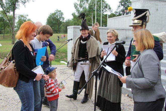 Bemowcy zwycięzcami pierwszej ostrołęckiej gry miejskiej Operacja Bem [16 IX 2012] - zdjęcie #5 - eOstroleka.pl