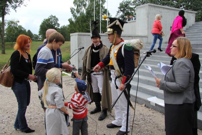 Bemowcy zwycięzcami pierwszej ostrołęckiej gry miejskiej Operacja Bem [16 IX 2012] - zdjęcie #3 - eOstroleka.pl