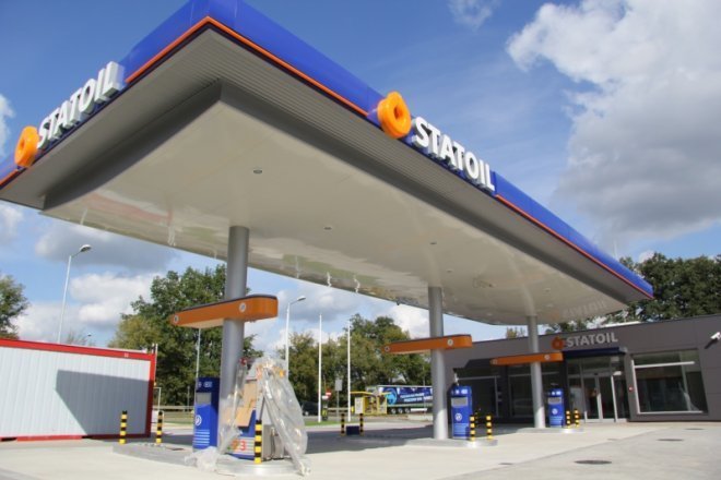 Druga stacja Statoil w Ostrołęce już stoi [17 IX 2012] - zdjęcie #6 - eOstroleka.pl
