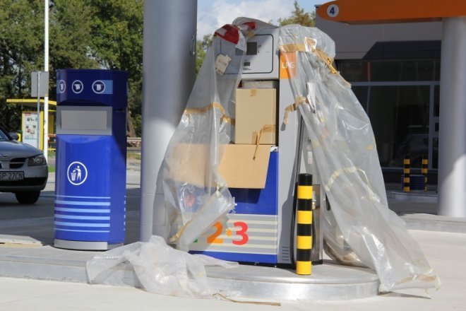 Druga stacja Statoil w Ostrołęce już stoi [17 IX 2012] - zdjęcie #3 - eOstroleka.pl