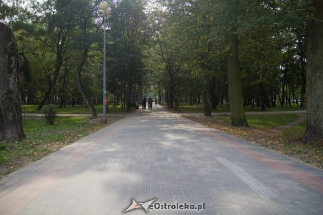 Kolejny etap przebudowy parku miejskiego zakończony [19.09.2012] - zdjęcie #47 - eOstroleka.pl