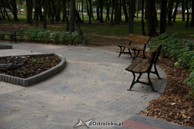Kolejny etap przebudowy parku miejskiego zakończony [19.09.2012] - zdjęcie #39 - eOstroleka.pl
