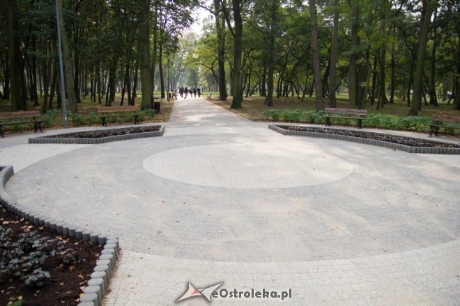 Kolejny etap przebudowy parku miejskiego zakończony [19.09.2012] - zdjęcie #11 - eOstroleka.pl