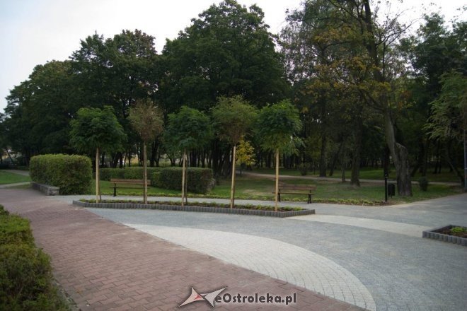 Kolejny etap przebudowy parku miejskiego zakończony [19.09.2012] - zdjęcie #34 - eOstroleka.pl