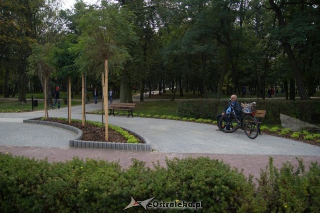 Kolejny etap przebudowy parku miejskiego zakończony [19.09.2012] - zdjęcie #30 - eOstroleka.pl