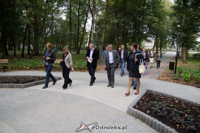 Kolejny etap przebudowy parku miejskiego zakończony [19.09.2012] - zdjęcie #23 - eOstroleka.pl