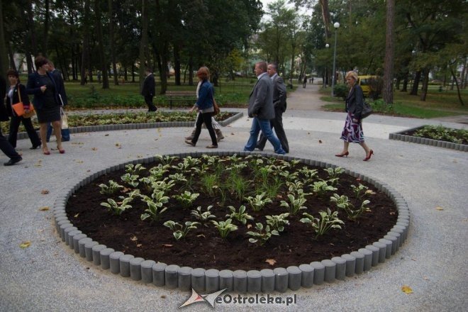 Kolejny etap przebudowy parku miejskiego zakończony [19.09.2012] - zdjęcie #36 - eOstroleka.pl