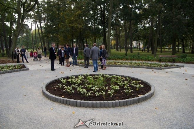 Kolejny etap przebudowy parku miejskiego zakończony [19.09.2012] - zdjęcie #11 - eOstroleka.pl