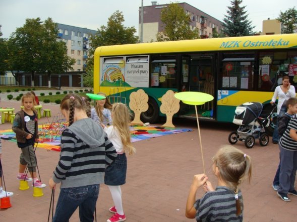 Świetlicobus w Szkole Podstawowej nr 6 [20 IX 2012] - zdjęcie #7 - eOstroleka.pl