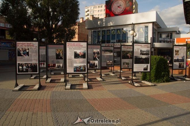 Wystawa Warto być Polakiem pod sceną przy Kupcu [21.09.2012] - zdjęcie #19 - eOstroleka.pl