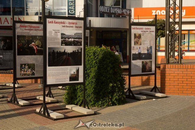 Wystawa Warto być Polakiem pod sceną przy Kupcu [21.09.2012] - zdjęcie #16 - eOstroleka.pl