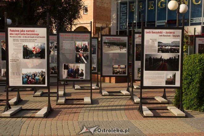 Wystawa Warto być Polakiem pod sceną przy Kupcu [21.09.2012] - zdjęcie #15 - eOstroleka.pl