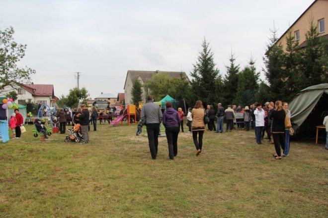 Mieszkańcy osiedla Pomian bawili się na festynie [22 IX 2012] - zdjęcie #15 - eOstroleka.pl