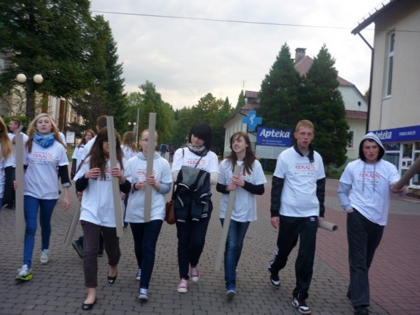 Młodzież z Gimnazjum nr 2 nagrodzona przez Amnesty International [26 IX 2012]  - zdjęcie #12 - eOstroleka.pl