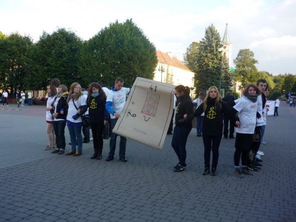 Młodzież z Gimnazjum nr 2 nagrodzona przez Amnesty International [26 IX 2012]  - zdjęcie #8 - eOstroleka.pl