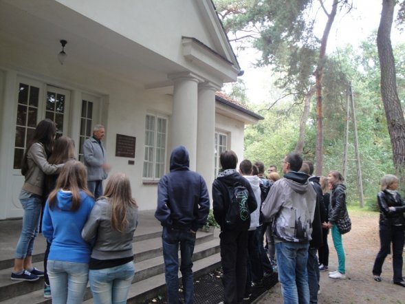 Uczniowie z Gimnazjum nr 1 odwiedzili stolicę i pałac w Sulejówku [26 IX 2012] - zdjęcie #1 - eOstroleka.pl