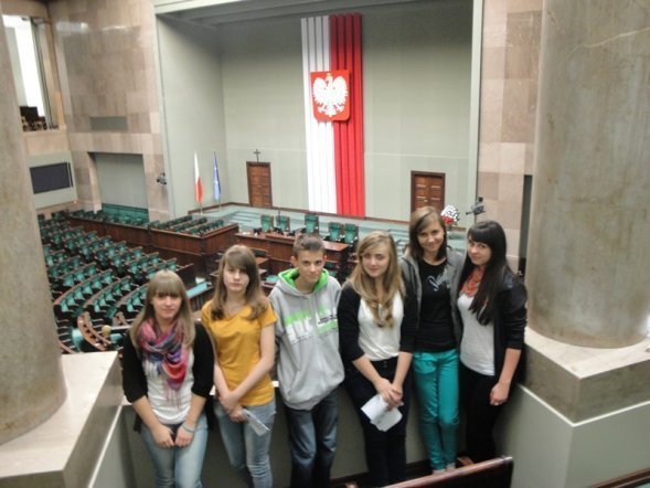 Uczniowie z Gimnazjum nr 1 odwiedzili stolicę i pałac w Sulejówku [26 IX 2012] - zdjęcie #8 - eOstroleka.pl