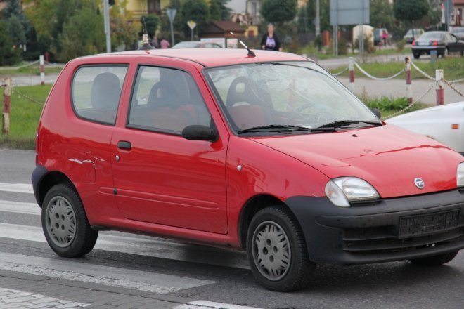 Skrzyżowanie ulic Pomian i Goworowskiej: Kierowca potrącił nastolatkę [26 IX 2012] - zdjęcie #3 - eOstroleka.pl