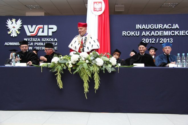 Studenci WSAP rozpoczęli rok akademicki [29 IX 2012] - zdjęcie #1 - eOstroleka.pl