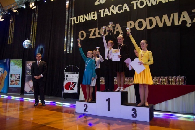 Ogólnopolski Turniej Tańca Towarzyskiego o Złotą Podwiązkę [30.09.2012] - zdjęcie #19 - eOstroleka.pl