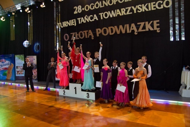 Ogólnopolski Turniej Tańca Towarzyskiego o Złotą Podwiązkę [30.09.2012] - zdjęcie #2 - eOstroleka.pl
