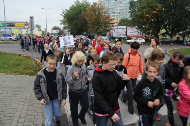 Marsz zorganizowany przez TPD [2 X 2012] - zdjęcie #15 - eOstroleka.pl