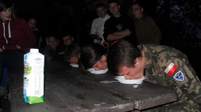 Uczniowie z II SLO w Ostrołęce na biwaku wojskowym [3 X 2012] - zdjęcie #4 - eOstroleka.pl