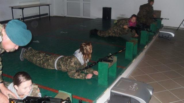 Uczniowie z II SLO w Ostrołęce na biwaku wojskowym [3 X 2012] - zdjęcie #2 - eOstroleka.pl