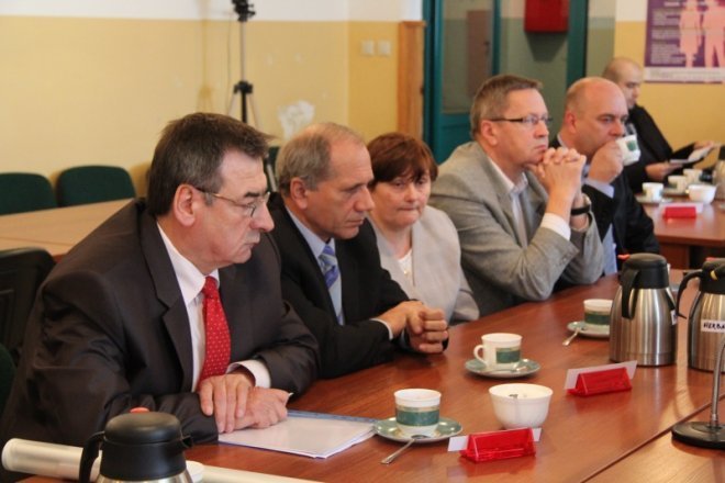 Spotkanie z przedstawicielem MPK w Urzędzie Gminy Rzekuń [5 X 2012] - zdjęcie #4 - eOstroleka.pl