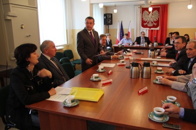 Spotkanie z przedstawicielem MPK w Urzędzie Gminy Rzekuń [5 X 2012] - zdjęcie #14 - eOstroleka.pl