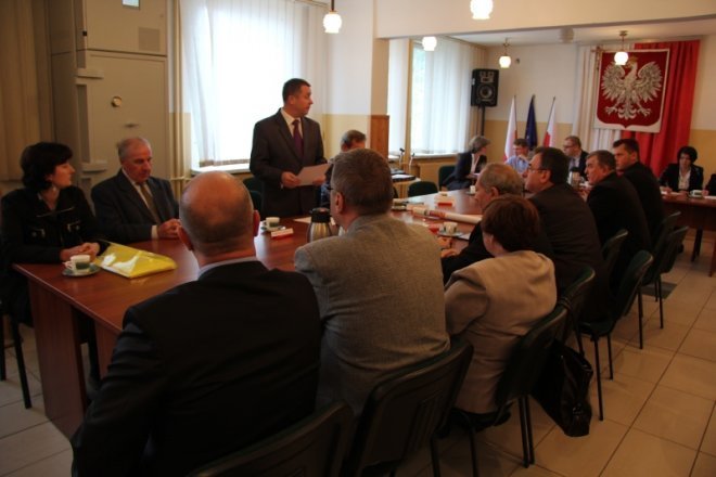 Spotkanie z przedstawicielem MPK w Urzędzie Gminy Rzekuń [5 X 2012] - zdjęcie #15 - eOstroleka.pl
