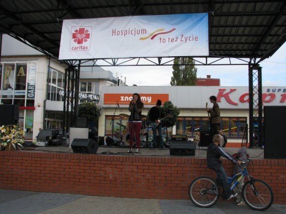 Koncert Charytatywny „Hospicjum to też życie w Ostrołęce [6 X 2012] - zdjęcie #26 - eOstroleka.pl