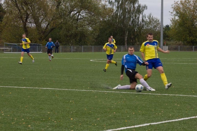 Korona HiD vs KS CK Troszyn [06.10.2012] - zdjęcie #19 - eOstroleka.pl