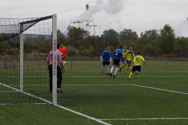 Korona HiD vs KS CK Troszyn [06.10.2012] - zdjęcie #16 - eOstroleka.pl