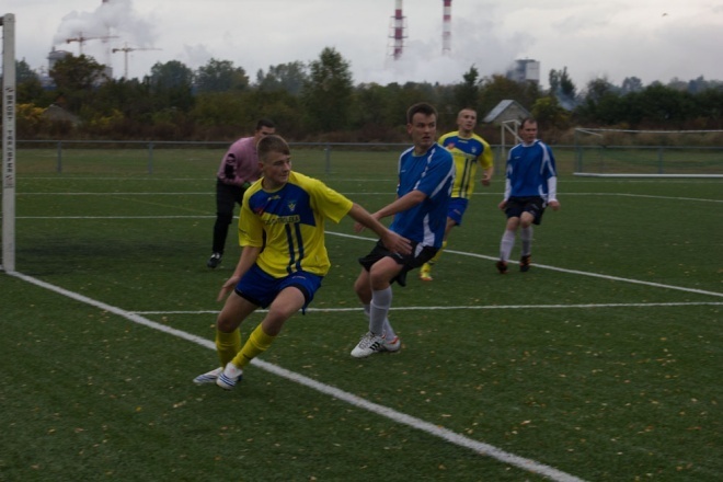 Korona HiD vs KS CK Troszyn [06.10.2012] - zdjęcie #6 - eOstroleka.pl