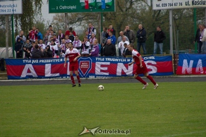 Narew Ostrołęka vs Czarni Węgrów [06.10.2012] - zdjęcie #32 - eOstroleka.pl