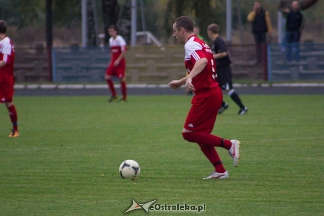 Narew Ostrołęka vs Czarni Węgrów [06.10.2012] - zdjęcie #31 - eOstroleka.pl