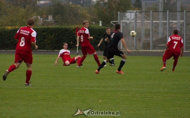 Narew Ostrołęka vs Czarni Węgrów [06.10.2012] - zdjęcie #30 - eOstroleka.pl