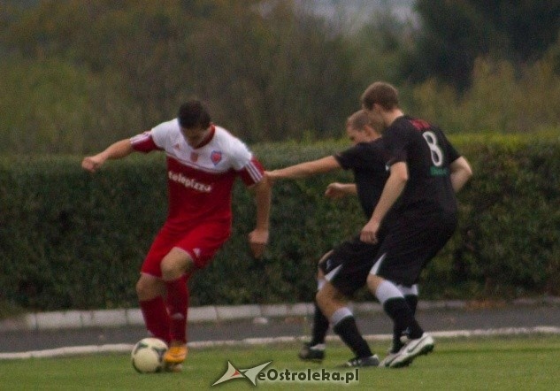 Narew Ostrołęka vs Czarni Węgrów [06.10.2012] - zdjęcie #24 - eOstroleka.pl