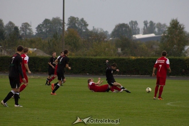 Narew Ostrołęka vs Czarni Węgrów [06.10.2012] - zdjęcie #20 - eOstroleka.pl