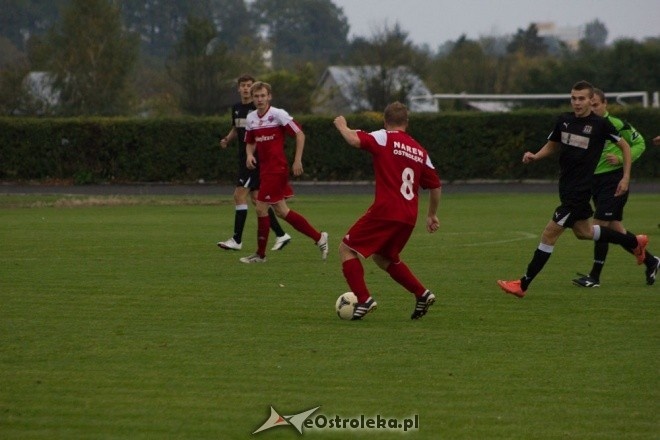 Narew Ostrołęka vs Czarni Węgrów [06.10.2012] - zdjęcie #17 - eOstroleka.pl