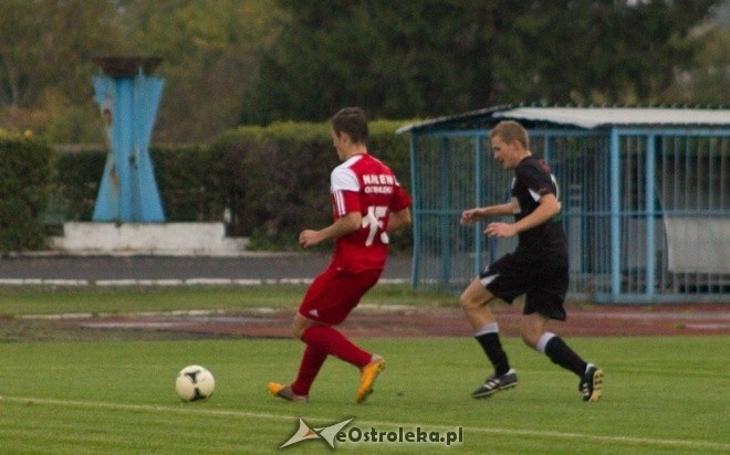 Narew Ostrołęka vs Czarni Węgrów [06.10.2012] - zdjęcie #14 - eOstroleka.pl