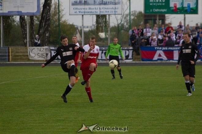 Narew Ostrołęka vs Czarni Węgrów [06.10.2012] - zdjęcie #6 - eOstroleka.pl