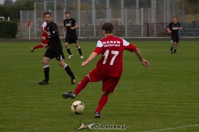 Narew Ostrołęka vs Czarni Węgrów [06.10.2012] - zdjęcie #2 - eOstroleka.pl