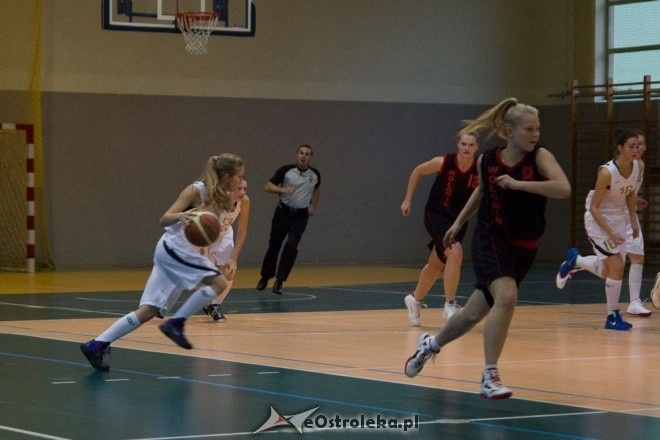 Unia Basket Ostrołęka vs. Huragan Wołomin [06.10.2012] - zdjęcie #30 - eOstroleka.pl