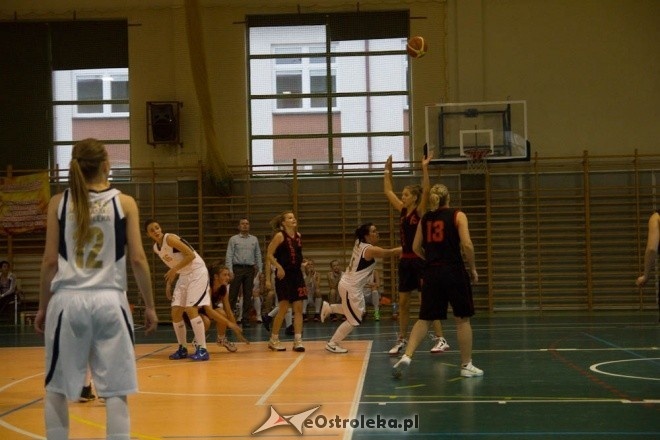 Unia Basket Ostrołęka vs. Huragan Wołomin [06.10.2012] - zdjęcie #26 - eOstroleka.pl