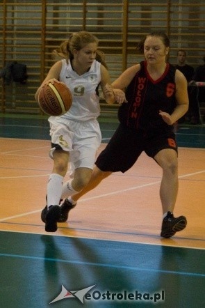 Unia Basket Ostrołęka vs. Huragan Wołomin [06.10.2012] - zdjęcie #3 - eOstroleka.pl