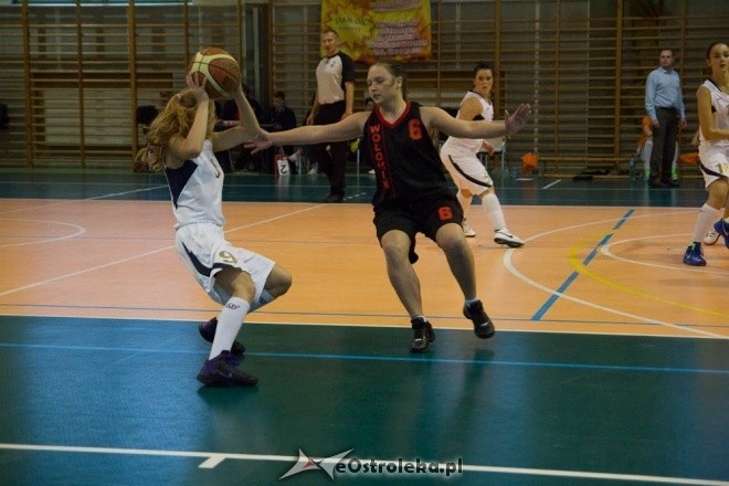 Unia Basket Ostrołęka vs. Huragan Wołomin [06.10.2012] - zdjęcie #1 - eOstroleka.pl